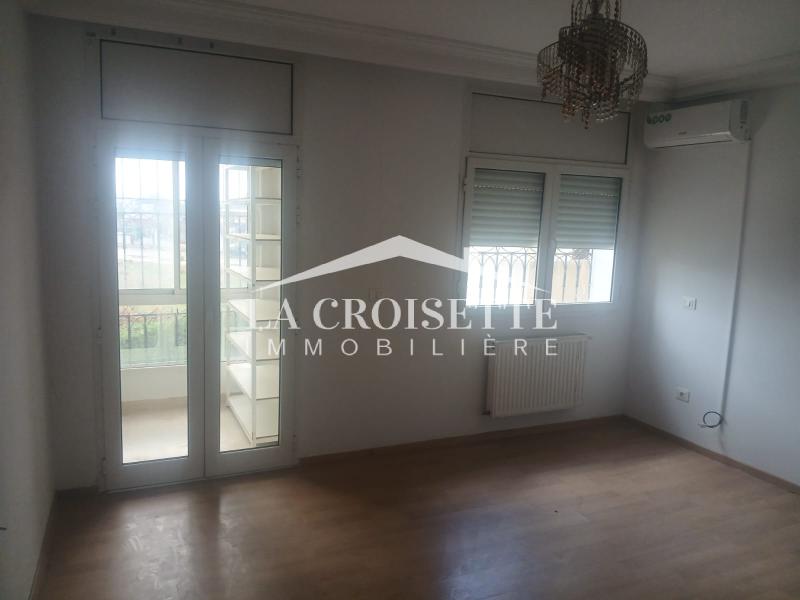 Appartement S+4 à Ain Zaghouan Nord